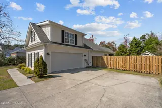 324 Foxwood Lane, Wilmington, NC 28409 – photo 2: 8-web-or-mls-DSC02365