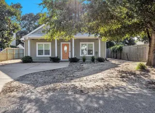 102 NW 4th Street, Oak Island, NC 28465 – photo 2