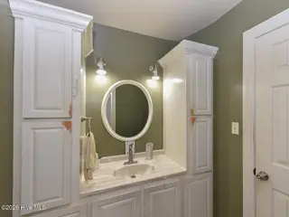 3508 Christopher Drive NW, Wilson, NC 27896 — 3-bedroom home in Wescott Village, Wilson, NC, photo 10 of 20: Interior - mBath3 - ok