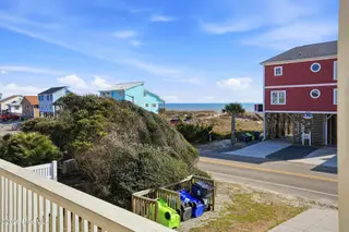 2004 W Beach Drive, Oak Island, NC 28465 – photo 7: 2004_W_Beach_Dr_Oak_Island_NC (28)
