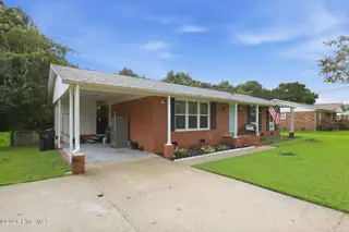 106 Stratford Road, Havelock, NC 28532 – photo 3: 52-web-or-mls-IMG_6565_edit