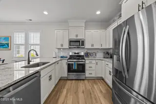 4073 Reunion Pointe Lane, New Bern, NC 28562 – photo 15: 32-web-or-mls-0C0A2410