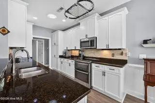 1230 Nightingale Court, Leland, NC 28451 – photo 5: Kitchen