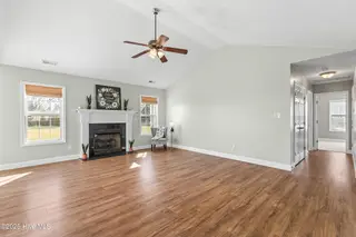 141 Weste Avenue, Jacksonville, NC 28540 – photo 9: Living Room