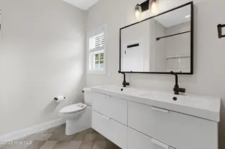 117 S 8th Street, Wilmington, NC 28401 – photo 14: 38_bathroom