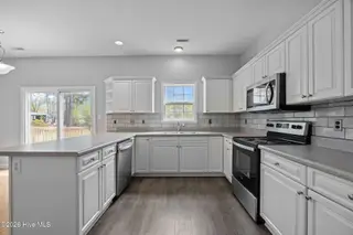 106 Bobwhite Circle, Cape Carteret, NC 28584 – photo 16: Kitchen