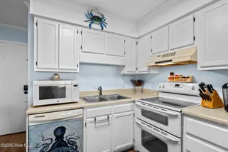 301 Commerce Way 142, Atlantic Beach, NC 28512 – photo 6: 6-web-or-mls-1S3A5324