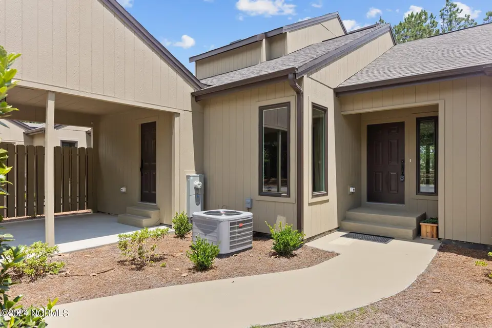 22 Lake Pinehurst Villas Road, Pinehurst, NC 28374 – photo 1 of 59: 59-web-or-mls-707A3848