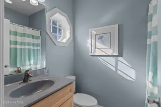 418 New River Inlet Road, North Topsail Beach, NC 28460 – photo 21: Bathroom