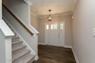 519 N Sycamore Street, Aberdeen, NC 28315 – photo 3: foyer1