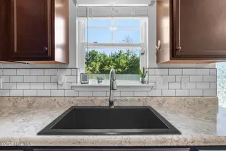 257 Marsh Haven Drive, Sneads Ferry, NC 28460 – photo 14: Kitchen