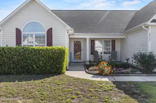 6337 Branford Road, Wilmington, NC 28412 — 4-bedroom home in Arrondale, Wilmington, NC, photo 3 of 53: 7_front entryway