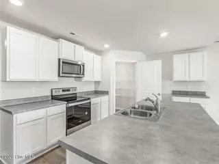 411 Driftwood Drive 46, Richlands, NC 28574 – photo 6: DrummondGrove6283kitDRHorton-008-008-128