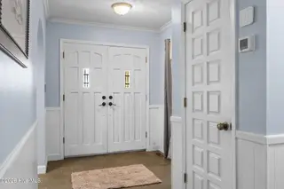 423 S Edgewood Circle, Whiteville, NC 28472 – photo 7: foyer (1)