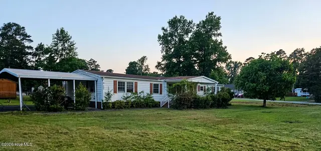 209 Queens Road, Hubert, NC 28539