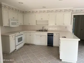 1608 Brices Creek Road, New Bern, NC 28562 – photo 8: Appliances included
