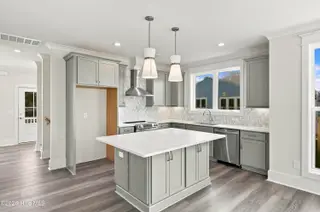 52 Pier View Court, Hampstead, NC 28443 — 3-bedroom waterfront home, Hampstead, NC, photo 15 of 60: 24_hallway & kitchen