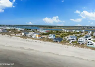 6901 W Beach Drive, Oak Island, NC 28465 – photo 14: 6901 W Beach Dr MLS-75