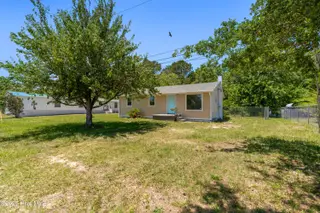 13271 Us Highway 17, Hampstead, NC 28443 — 3-bedroom home, Hampstead, NC, photo 2 of 15: 13271USHwy17-2