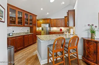 125 W Chelsea Court, Southern Pines, NC 28387 — 3-bedroom condo in Mid South Club, Southern Pines, NC, photo 14 of 45: Kitchen