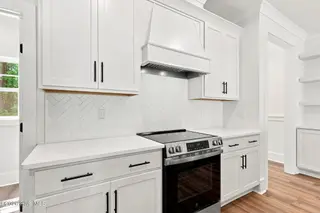 132 Pine View Boulevard, Beaufort, NC 28516 – photo 19: Tile Backsplash