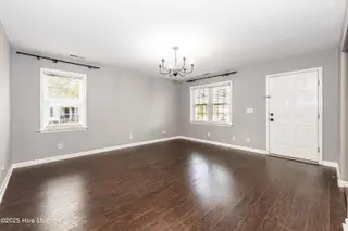 131 Cox Avenue, Jacksonville, NC 28540 — 3-bedroom home in Sabiston Height, Jacksonville, NC, photo 10 of 37: Living room