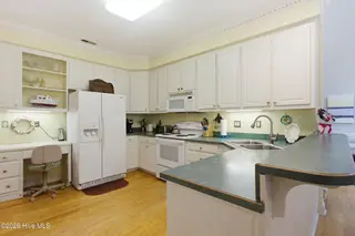 1010 Devonshire Drive, Trent Woods, NC 28562 – photo 5: 1010 Devonshire Drive