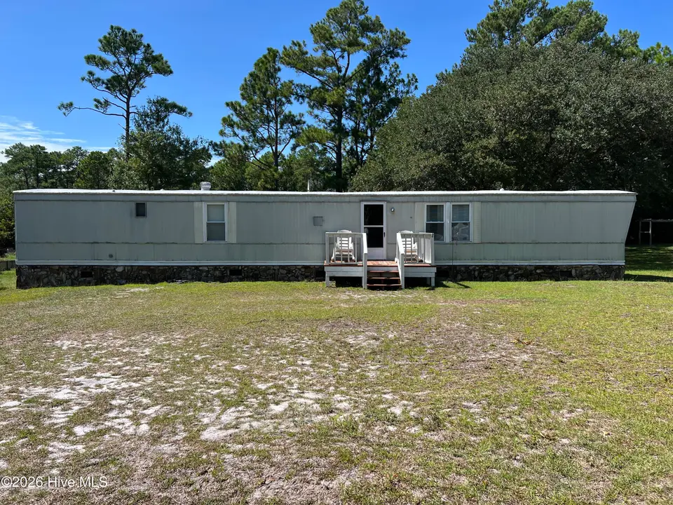 112 Pettiford Road, Peletier, NC 28584 — 3-bedroom manufactured home in Pettiford Point, Peletier, NC, photo 1 of 19: front