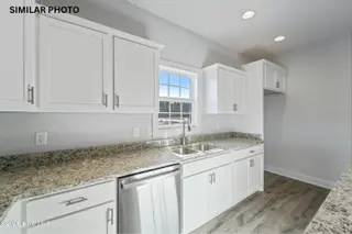 602 Retreat Court, Jacksonville, NC 28546 – photo 16: 20