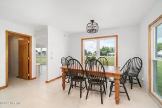335 Country Club Lane, Newport, NC 28570 – photo 11: Dining area
