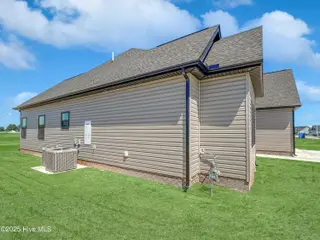 2111 Staysail Drive, Elizabeth City, NC 27909 – photo 4: b944f19b6e28f3c4640364c84fdde709fd564af0