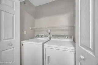 601 Brewster Lane, Wilmington, NC 28412 – photo 11: Washer/dryer