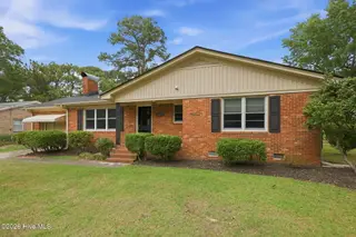 1807 Sulgrave Road, Greenville, NC 27858 – photo 5: 4-web-or-mls-IMG_7729