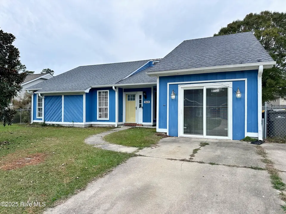 2621 Idlebrook Circle, Midway Park, NC 28544 – photo 1 of 39: FRONT