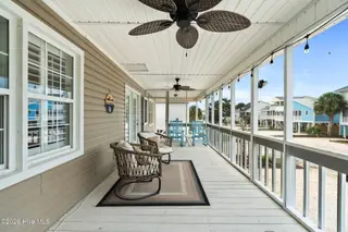 417 4th Street, Sunset Beach, NC 28468 — 4-bedroom home, Sunset Beach, NC, photo 3 of 41: 417 4th St, Sunset Beach, NC