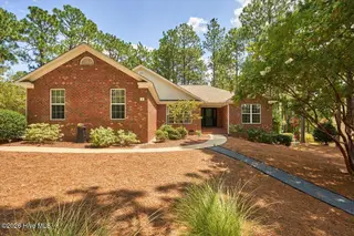 3 Oak Tree Lane, Pinehurst, NC 28374 – photo 1: 03-3_3 Oak Tree Ln., Pinehurst_LDTphotod
