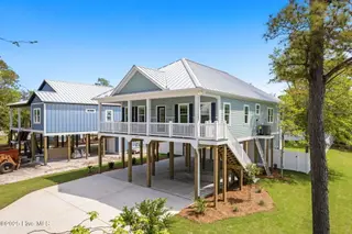 230 NE 56th Street, Oak Island, NC 28465 – photo 5: 50-web-or-mls-Cammediallc.com (23 of 58)