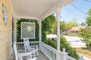 212 Broad Street, Beaufort, NC 28516 – photo 8: porch