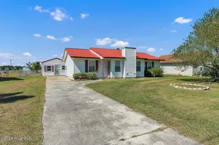 1388 Halltown Road, Jacksonville, NC 28546 — 3-bedroom home in Breckenridge, Jacksonville, NC, photo 2 of 42: 07-DSC02476