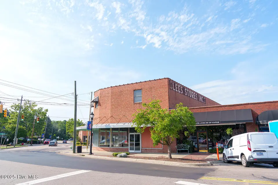 124 W Main Street, Aberdeen, NC 28315 – photo 1 of 35: 1 124 W Main Exterior