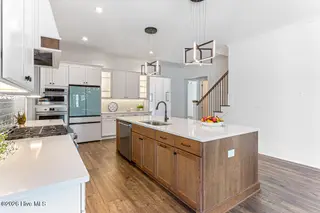275 Hollycrest Drive, Pinehurst, NC 28374 — 5-bedroom home in Hollycrest, Pinehurst, NC, photo 11 of 42: Fabulous kitchen