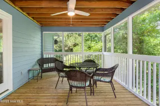 127 Sand Castle Drive, Emerald Isle, NC 28594 – photo 9: 127 Sand Castle Drive