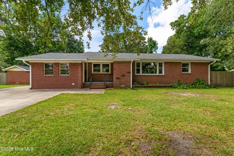 4111 Country Club Rd, Morehead City