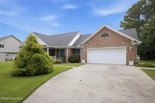 107 Silver Lake Court, Swansboro, NC 28584 – photo 4: 46-web-or-mls-590A5437-edit