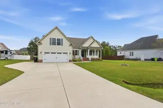 123 Mom Lane, New Bern, NC 28562 – photo 4: 123 Mom Lane, New Bern, NC 28562