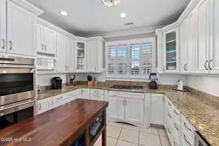 104 Gallants Lane, Beaufort, NC 28516 — 5-bedroom home in Gallants Landing, Beaufort, NC, photo 12 of 52: Kitchen