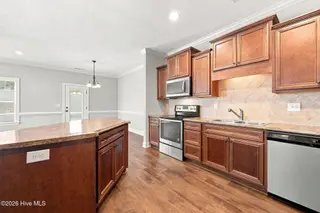 1640 Cambria Drive A, Greenville, NC 27834 – photo 11: 24-web-or-mls-BLS_0044-edit