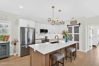 1708 Oakbrook Drive SW, Ocean Isle Beach, NC 28469 – photo 5: Fantastic Kitchen