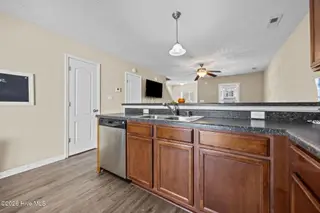 307 Glen Cannon Drive, Jacksonville, NC 28546 – photo 7: Kitchen