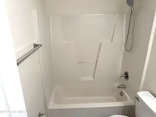 301 Comanche Trail, Havelock, NC 28532 – photo 20: 2ND FLOOR GUEST BATH TUB-SHOWER